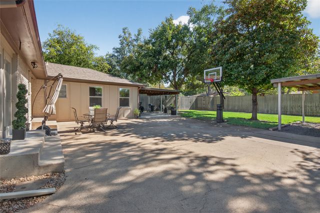 6842 Arboreal Drive, Dallas, TX 75231