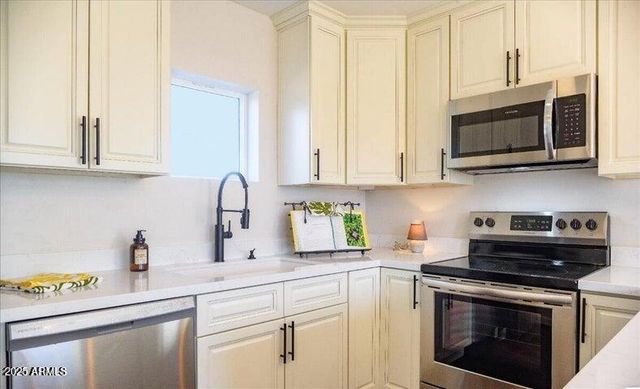 100 E WEE HOLLOW Drive, Camp Verde, AZ 86322