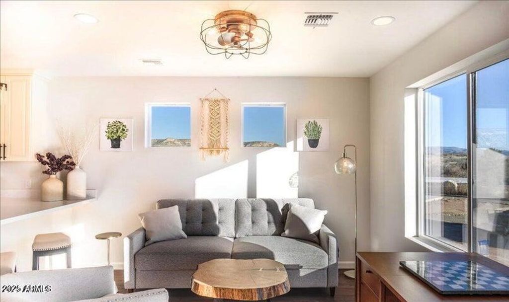 Image 7 of property listing at 100 E WEE HOLLOW Drive, Camp Verde, AZ 86322