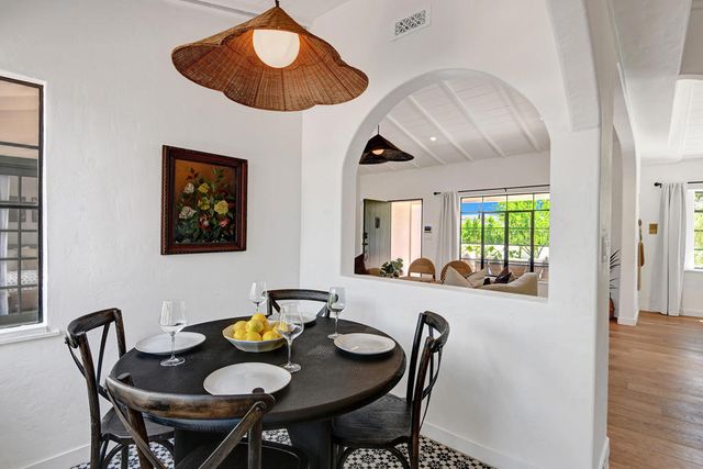 354 E Valmonte Sur, Palm Springs, CA 92262