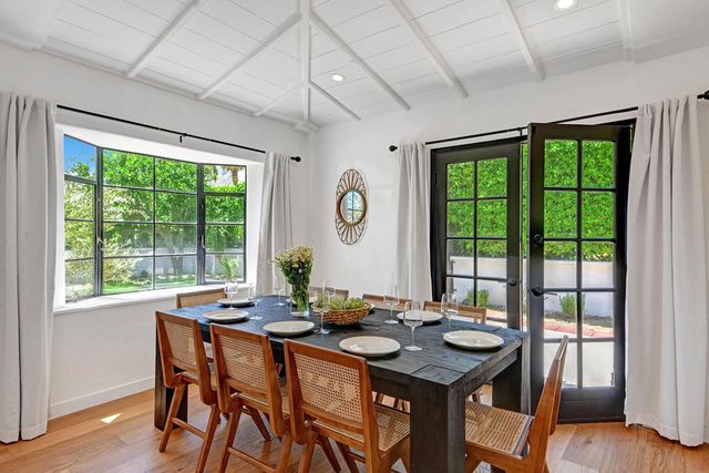354 E Valmonte Sur, Palm Springs, CA 92262