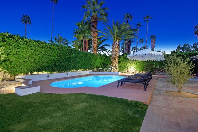 354 E Valmonte Sur, Palm Springs, CA 92262