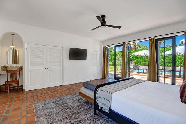 354 E Valmonte Sur, Palm Springs, CA 92262