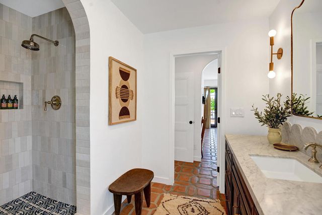 354 E Valmonte Sur, Palm Springs, CA 92262
