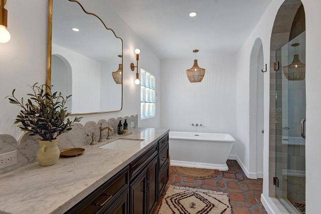 354 E Valmonte Sur, Palm Springs, CA 92262