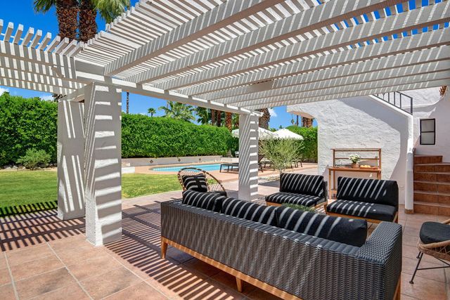 354 E Valmonte Sur, Palm Springs, CA 92262