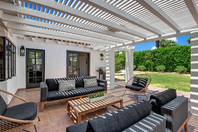 354 E Valmonte Sur, Palm Springs, CA 92262