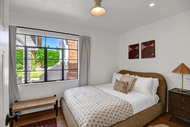 354 E Valmonte Sur, Palm Springs, CA 92262
