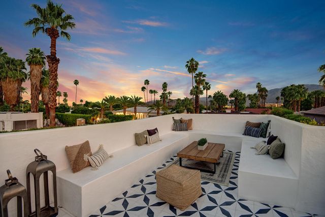 354 E Valmonte Sur, Palm Springs, CA 92262