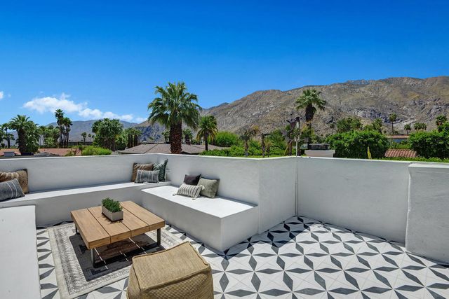 354 E Valmonte Sur, Palm Springs, CA 92262