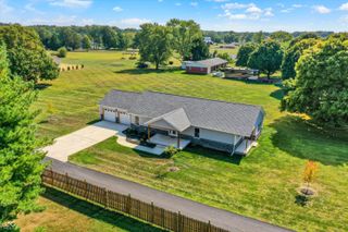 10614 N 300 E, Morristown, IN 46161