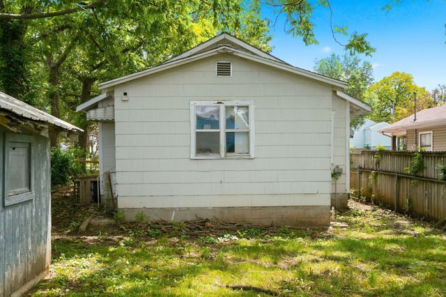 925 W Chicago Street, Springfield, MO 65803