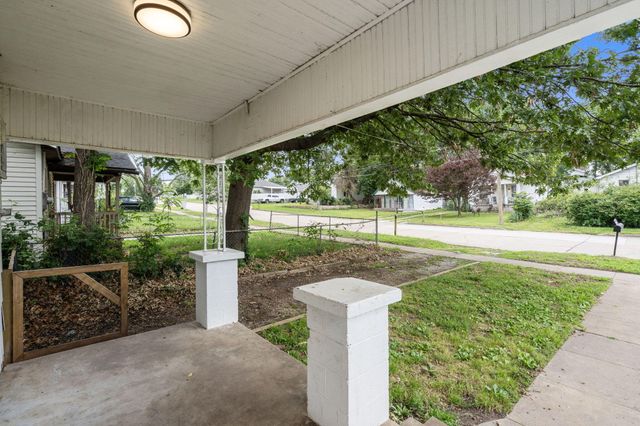 925 W Chicago Street, Springfield, MO 65803