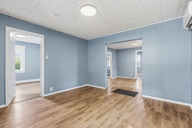 925 W Chicago Street, Springfield, MO 65803