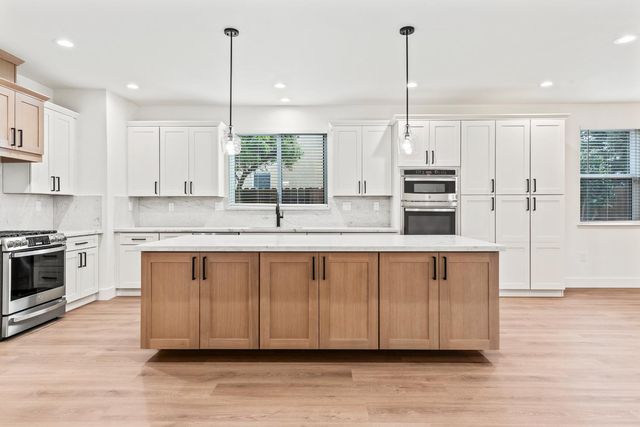 688 Cindy Dr, Ripon, CA 95366