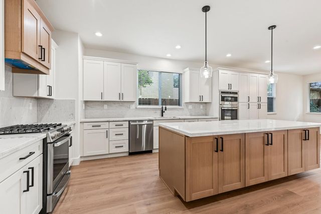 688 Cindy Dr, Ripon, CA 95366