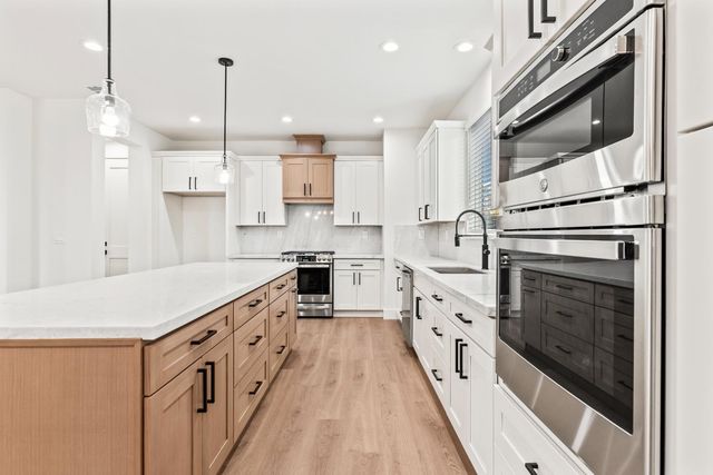 688 Cindy Dr, Ripon, CA 95366