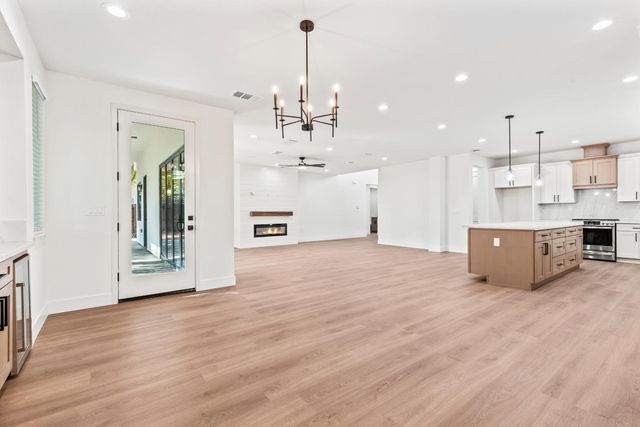 688 Cindy Dr, Ripon, CA 95366