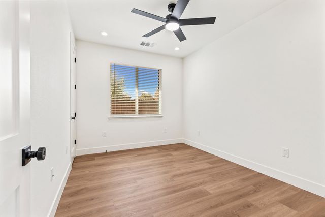 688 Cindy Dr, Ripon, CA 95366