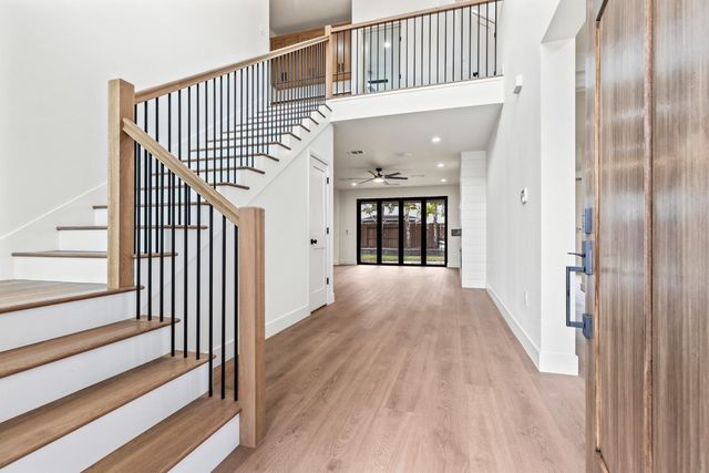 688 Cindy Dr, Ripon, CA 95366