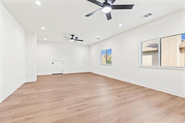 688 Cindy Dr, Ripon, CA 95366