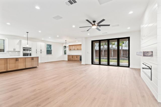 688 Cindy Dr, Ripon, CA 95366