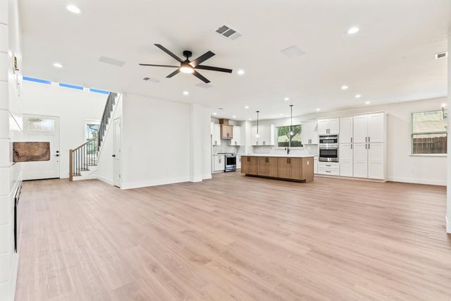 688 Cindy Dr, Ripon, CA 95366