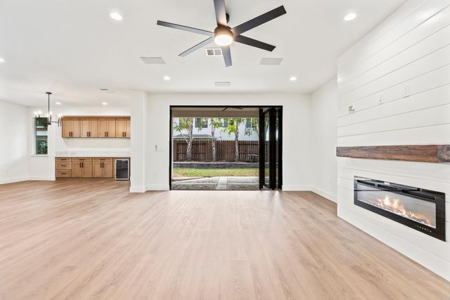 688 Cindy Dr, Ripon, CA 95366