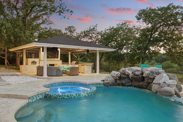 772 Lakewood Court, Highland Village, TX 75077