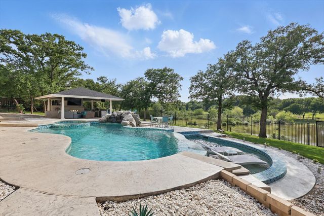 772 Lakewood Court, Highland Village, TX 75077