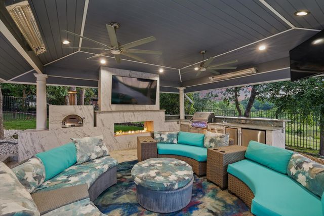 772 Lakewood Court, Highland Village, TX 75077