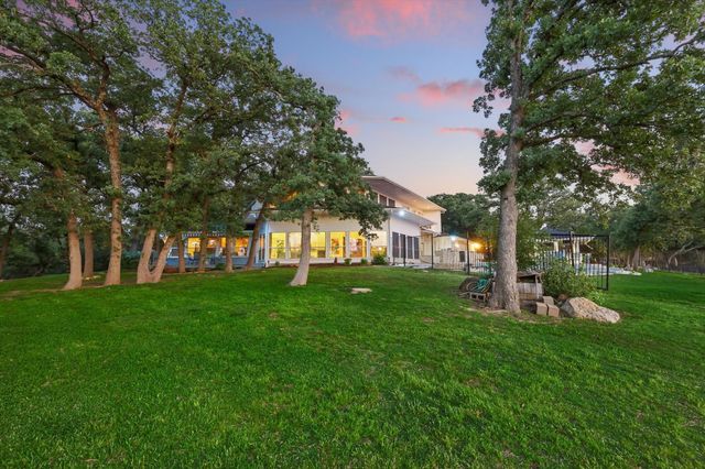 772 Lakewood Court, Highland Village, TX 75077