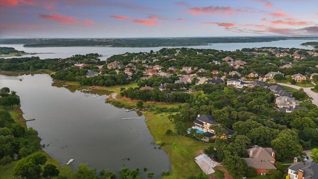 772 Lakewood Court, Highland Village, TX 75077