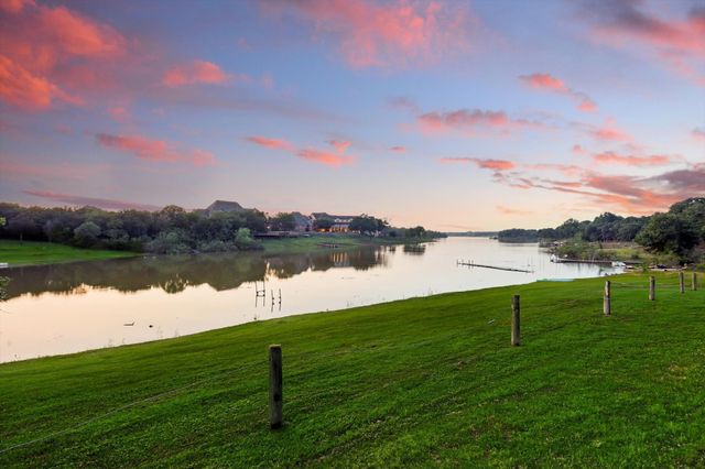 772 Lakewood Court, Highland Village, TX 75077