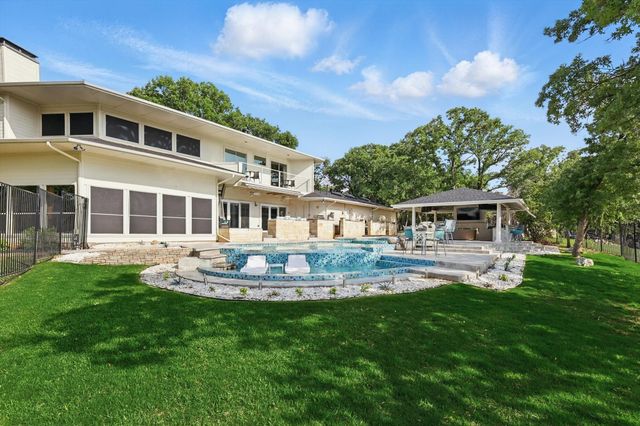 772 Lakewood Court, Highland Village, TX 75077