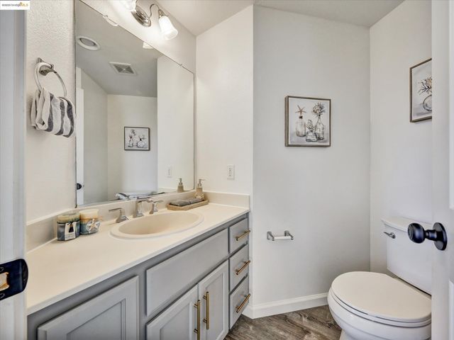 1111 Greystone Ct, Richmond, CA 94806