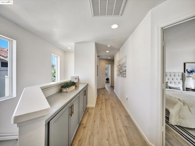 1111 Greystone Ct, Richmond, CA 94806