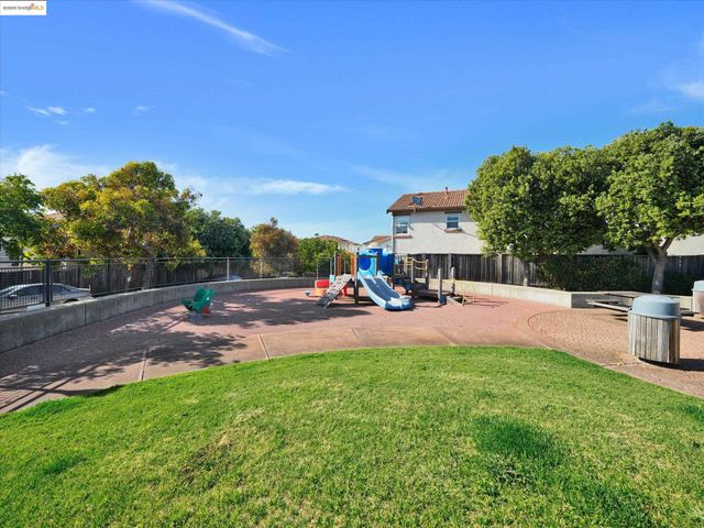 1111 Greystone Ct, Richmond, CA 94806