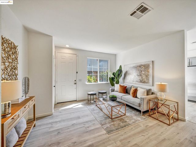 1111 Greystone Ct, Richmond, CA 94806