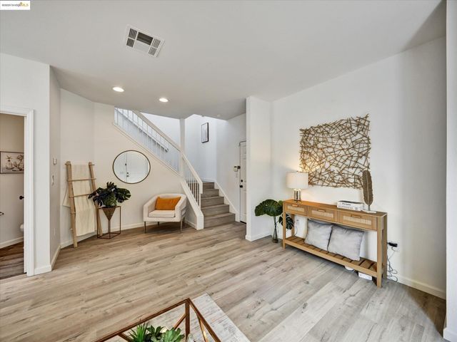 1111 Greystone Ct, Richmond, CA 94806