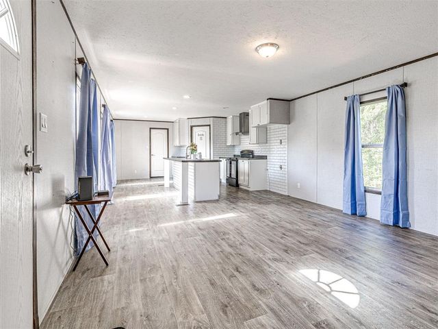 101153 S 3330 Road, Harrah, OK 73045