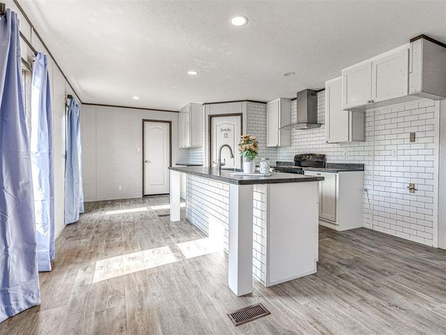 101153 S 3330 Road, Harrah, OK 73045
