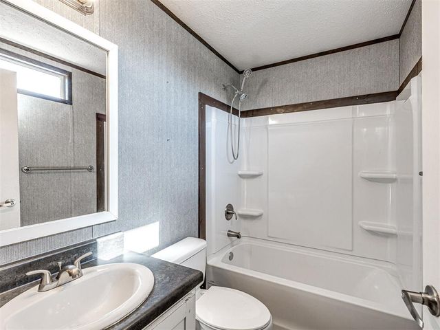 101153 S 3330 Road, Harrah, OK 73045