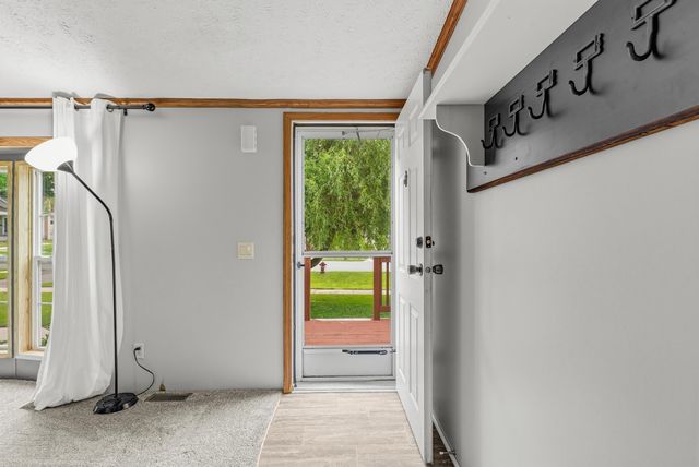 880 N East Street, Fenton, MI 48430