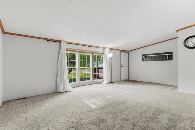 880 N East Street, Fenton, MI 48430
