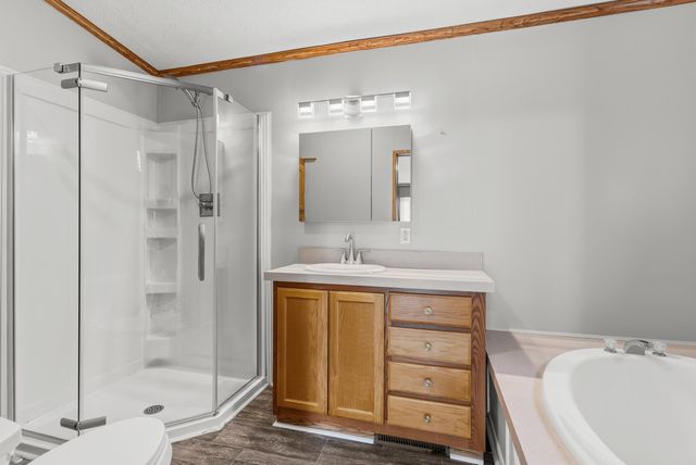 880 N East Street, Fenton, MI 48430