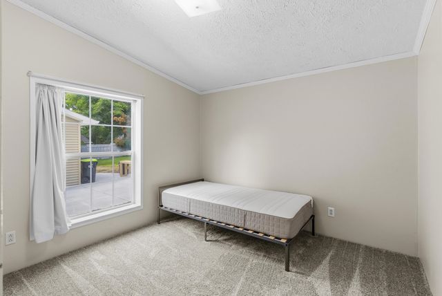 880 N East Street, Fenton, MI 48430