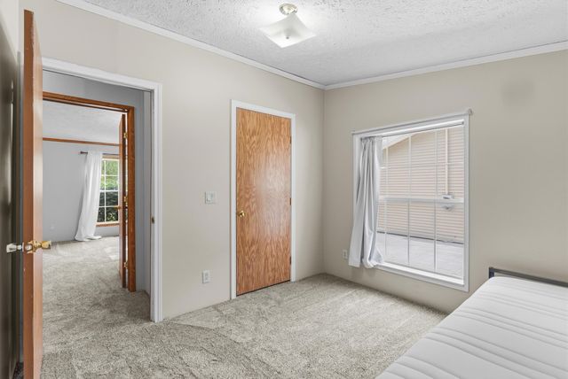 880 N East Street, Fenton, MI 48430