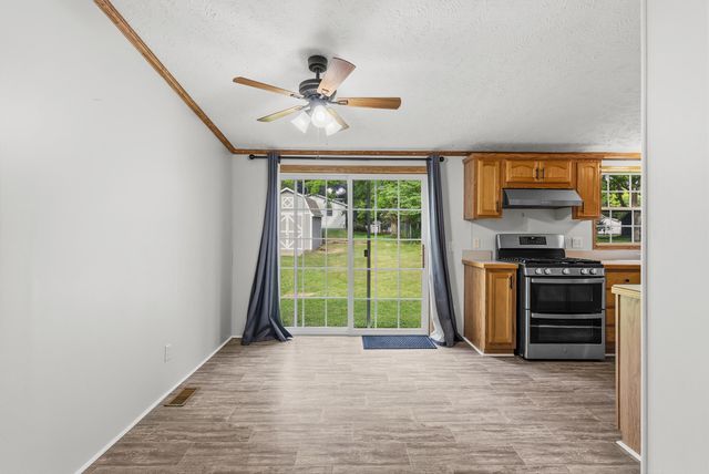 880 N East Street, Fenton, MI 48430