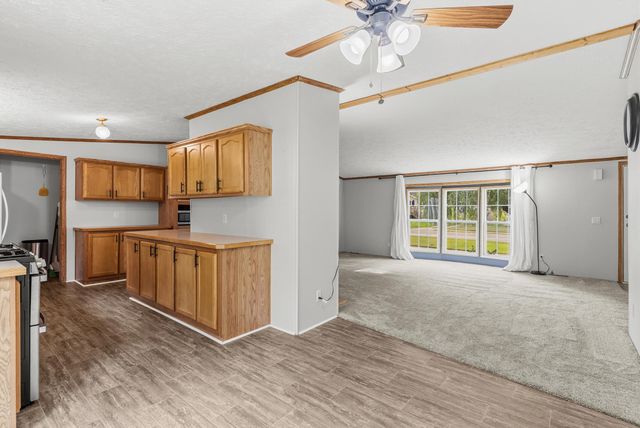 880 N East Street, Fenton, MI 48430